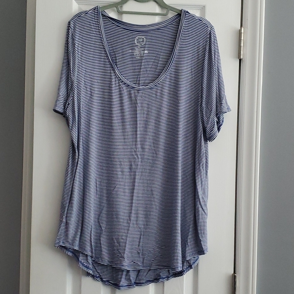 MAURICES TOP SIZE XXL